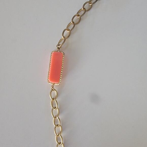 Vintage Gold Tone Chain Necklace Coral Pink Rectangle Bead 36 Inch Retro Jewelry - Picture 4 of 10